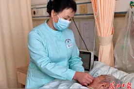 武大中南医院省内率先试水“免陪照护服务”，破解“一人住院，全家受累”难题图片