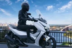 目前最便宜的350踏板25999元，无极SR4 Max官降能否引发集体降价？图片