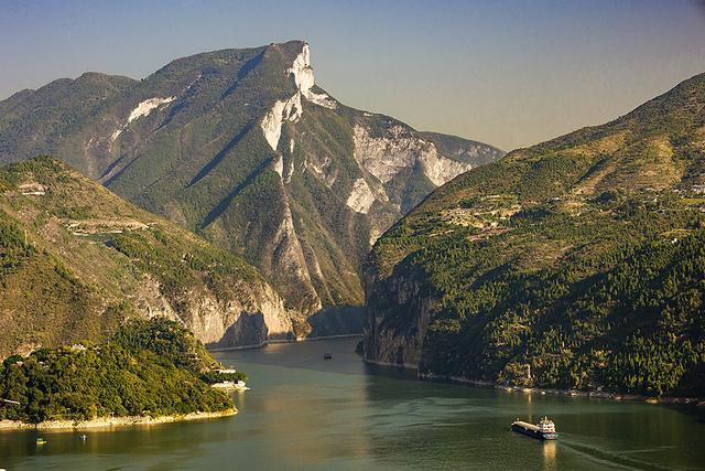 2024深秋四川行16 奉节县夔门大酒店 揽月楼凭栏夔门雄景入画来​