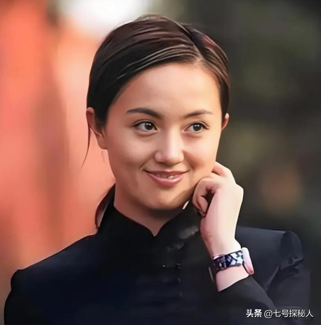 距春节不到2月，52岁辛柏青高调传出喜讯，朱媛媛终于可以放心了