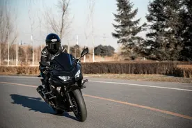 摩托车的D证和E证哪个好考一些？图片