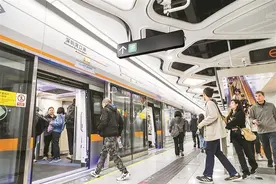 【深圳特区报】深圳地铁5条新线同时通车图片