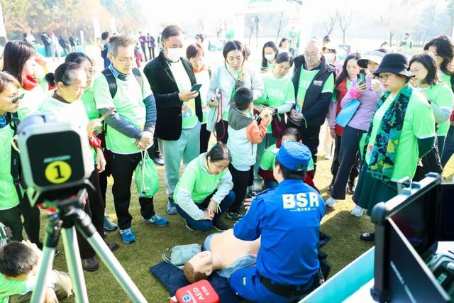 以行走助力公益｜2025“安心家园·爱行走”上海站圆满落幕