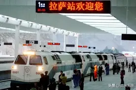 上海有一趟火车直达拉萨，4370公里44小时，坐这趟火车一票难求！图片