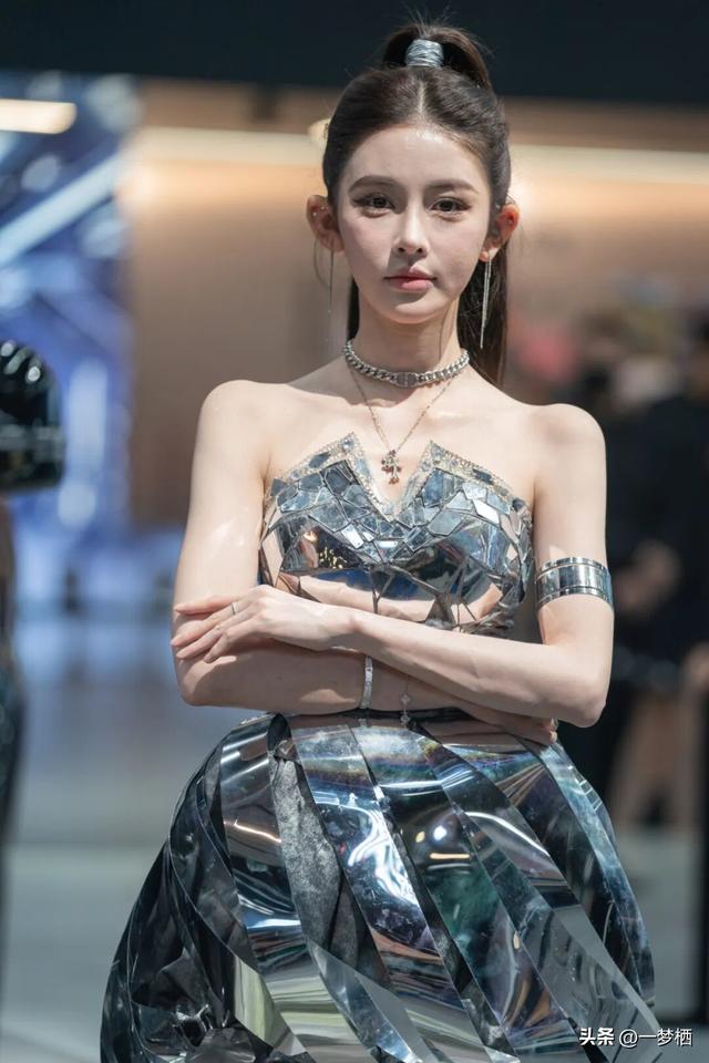 2025成都车展上的模特们