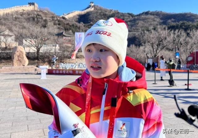 冠军也要吃饭？张家齐直播遭群嘲，全红婵挺身而出的一刻让人破防