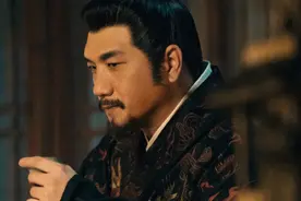 出道23年不温不火，和周迅暧昧徐静蕾同居，如今搭档肖战再次翻红图片