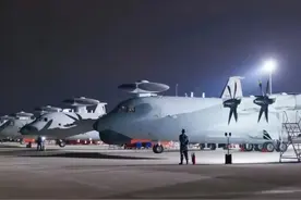 中国空警500现身中东，正在打仗的美双航母罕见沉默了两天！图片