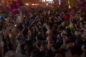 跨年夜放气球被骂！触碰高压线引发爆炸，热闹重要还是生命重要？图片