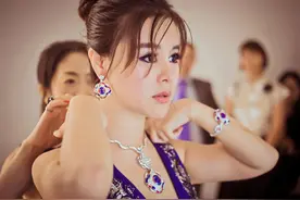 “捞金女王”真栽了！收入47亿，偷税1.4亿，52岁究竟还能翻身吗图片