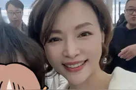 丈夫生意破产，儿子回国读书，51岁董卿再次亮相，婚姻成谜惹猜测图片