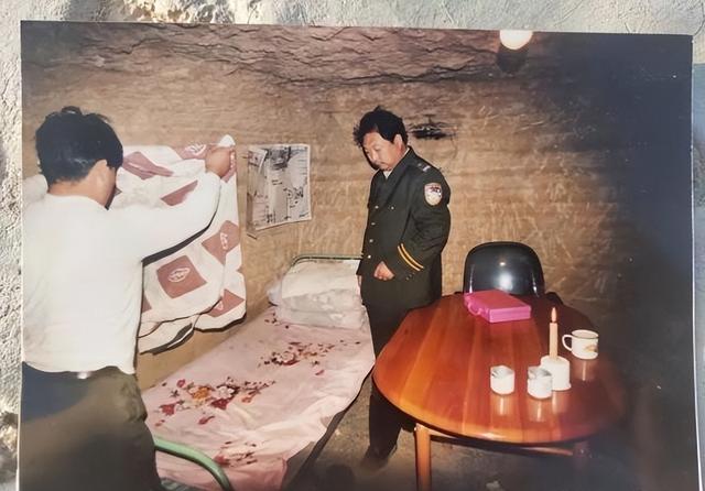 中国最孤独的派出所：喝水要到150公里外，方圆百里只有野兽