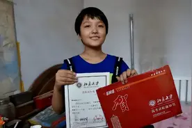 河北女孩高考707分进入北大，惊动教育厅，记者到她家后却沉默了图片