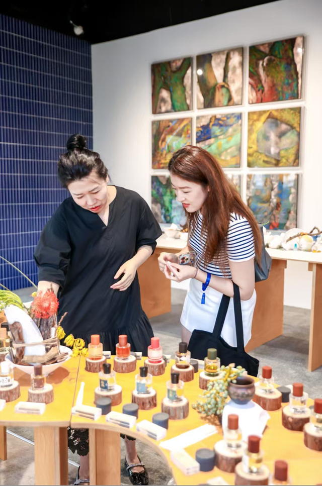 探徐汇｜在塔影香氛里读书，绝美！徐汇又添一打卡点
