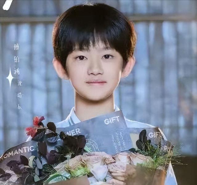 《许我耀眼》收官，3人零差评，4人升咖，2人翻红，只有他被骂惨