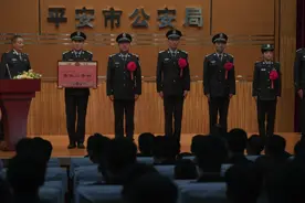三叉戟2：大结局三叉戟因何屡屡立功却得不到晋升？三人都有缺点图片