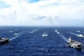 反包围开始，解放军双航母包抄，美航母被逼返港，一个时代结束了图片