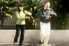 20年后再看翁帆：拥有两个博士学位贵气逼人，才知她的选择很明智图片