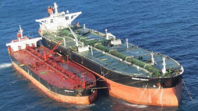 美航母舰队进战位，委电话打到北京，救不救马杜罗？王毅斩钉截铁