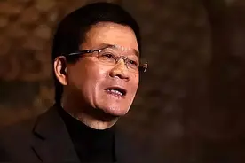 1983年5元一幅没人要的画，他倾家荡产收了9000张，如今价值百亿图片