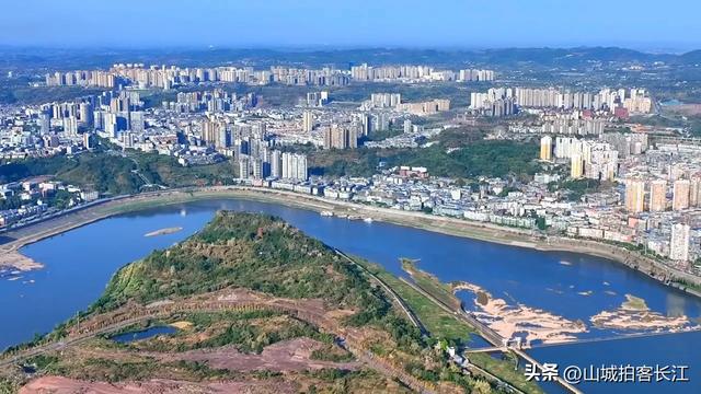 四川年轻的地级市,手握两张王牌超速发展,是重庆人的后花园