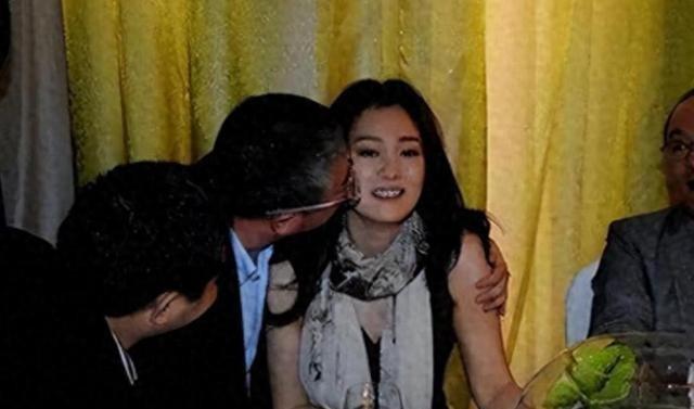 陪玩陪睡根本不够！目无王法、唐嫣	、杨幂也遭殃，阴暗面彻底曝光