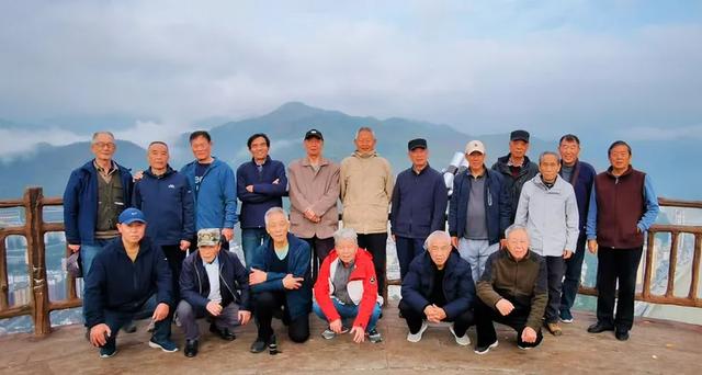 白河有座纱帽山