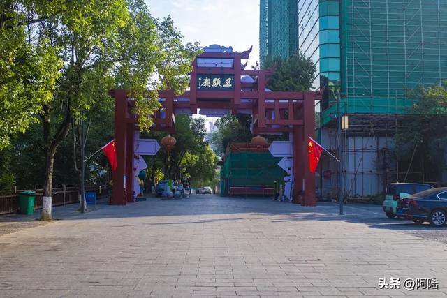 在铜仁发现一件怪事：五显庙原来不是庙，只是条文旅街区