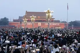 天安门国旗护卫队图片