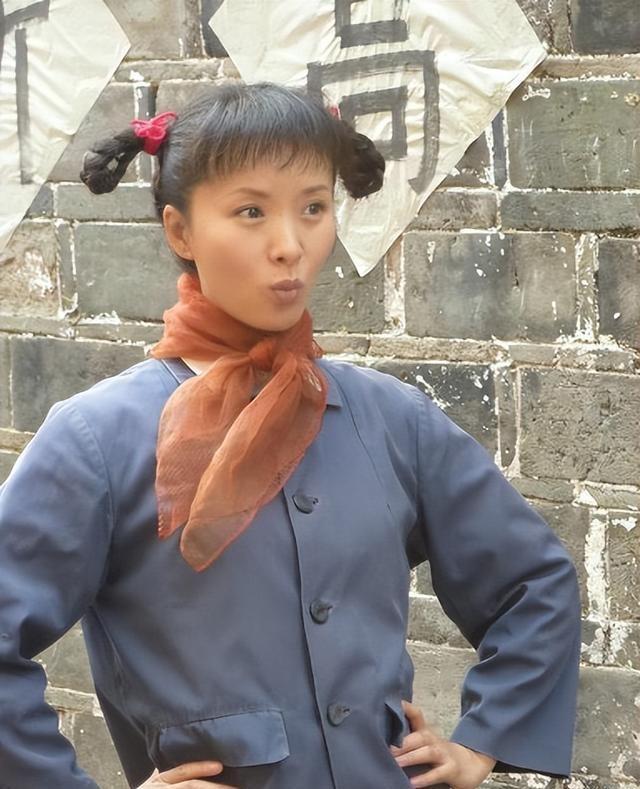 吃里扒外！定居美国13年，回国捞金惨遭“驱逐”，52岁活成了笑话