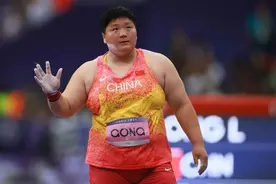 巩立姣哭了：“一二三四五，有点圆满，有些遗憾”图片