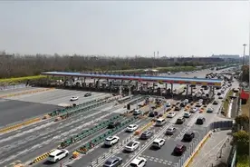 刚刚下班，上海已经开始堵车了？高速上一个举动酿大祸！“五一”拥堵高速路段→图片