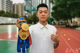 “小飞人”越“飞”越快，这个初三男生又拿下100米金牌图片