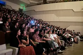 昨天，贵州省首届吉他文化艺术周系列活动走进新蒲新区！图片