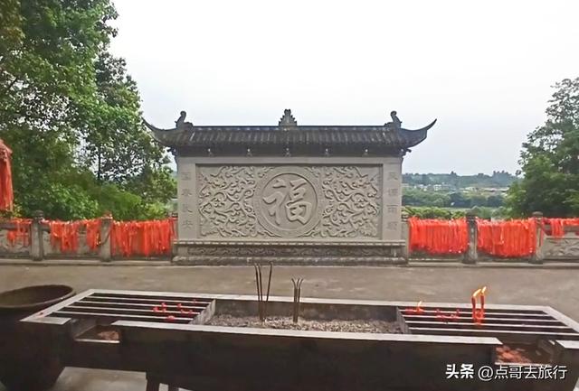 成都黄龙溪被冷落的寺庙，位置堪称绝佳，现32尊观音化身像！