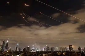 15轮导弹洗地！伊朗袭扰战术奏效，以色列防不胜防，全民躲防空洞图片