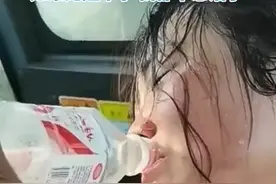 河南夫妇到广西收割，妻子中暑晕倒，丈夫:她醒不了我也不想活了图片