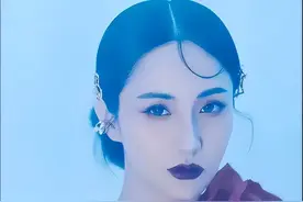 因失恋去接“三级片”，成名后悔不当初，今身价过亿却孑然一身图片