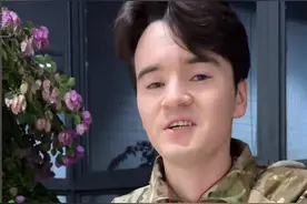 22岁乌克兰小伙来中国寻亲，住过天桥和马路，去找新疆父亲后失联图片