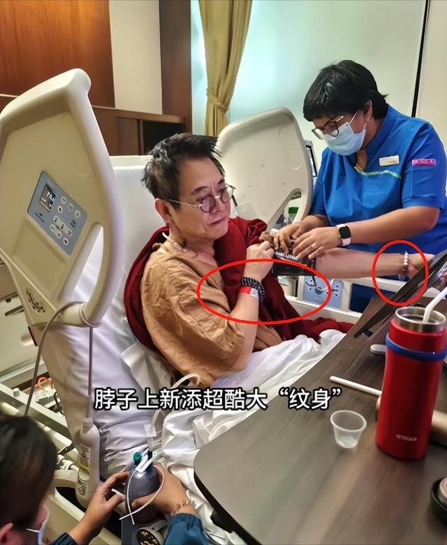 看了61岁李连杰和利智的合照，岁月摧残，他们早已老的让人不敢认