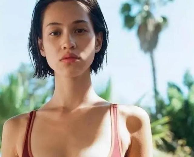 死心不息！劣迹艺人赵薇走投无路，15岁女儿成她的最后一根稻草