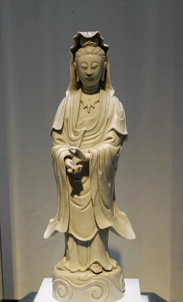 青州博物馆笔记，与他们对视三秒你能不能忍住不笑？青州的微笑