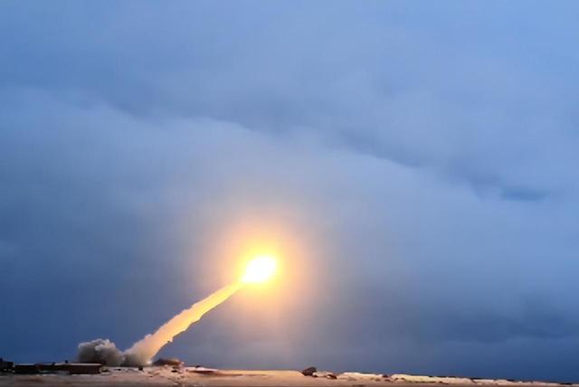 继“海燕”后再反击美国核威胁？普京喊话特朗普：你敢打，我必回