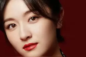 优雅甜美，青春靓丽，气质迷人的李兰迪，美丽动人的写真照图片