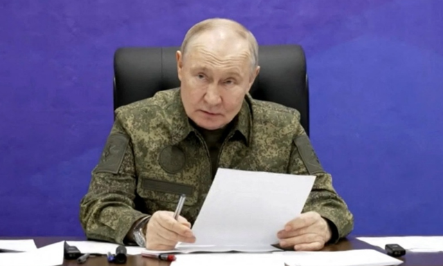 特朗普和普京联手做局？泽连斯基赴美求救，或将上演鸿门宴