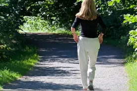 一分钟能走多少步，揭示你的步行速度与健康之间的关系图片