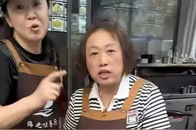 笑麻了！网红带俄罗斯女友游大连遇"停车门"警察神回复，网友炸了图片