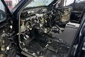 翻新“破烂报废”2004款丰田霸道，绝版经典老车，满血复活变新车图片