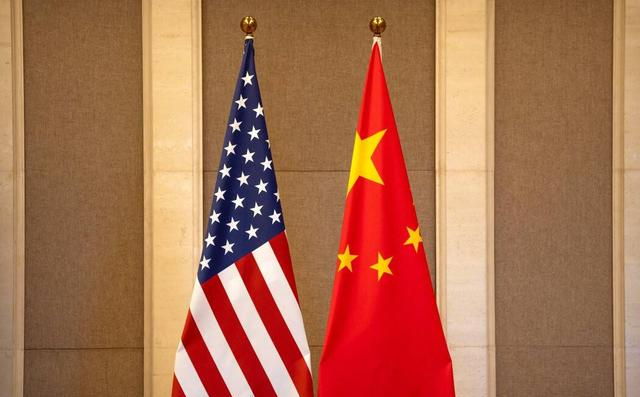 特朗普做出访华承诺，1300名对华鹰派全被辞退，大骂白宫无情无义