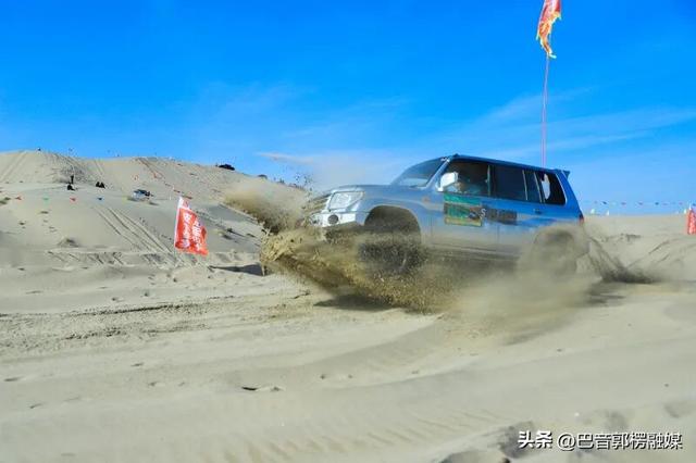 金色沙海 巅峰对决 博湖县冬季沙漠越野争霸赛激情四射